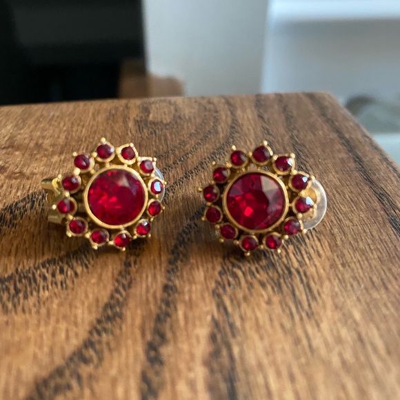 OSCAR DE LA RENTA NWOT RHINESTONE FLOWER CLIP ONS